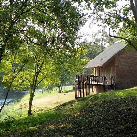 Kwambali Riverside Lodge Хейзивю Стая снимка