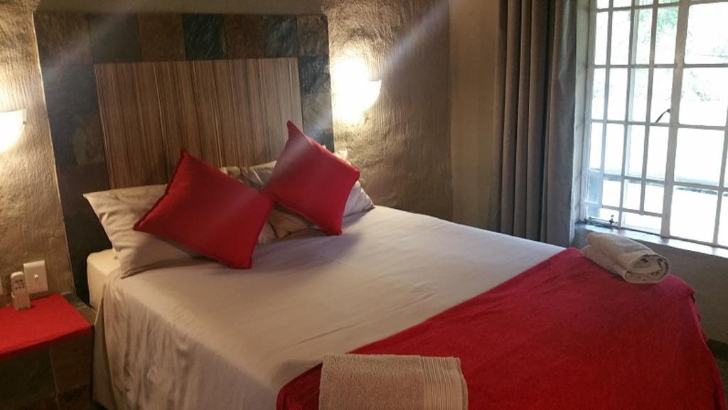 Kwambali Riverside Lodge Хейзивю Екстериор снимка