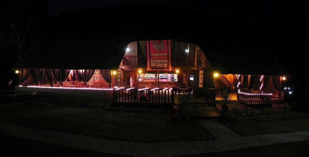 Kwambali Riverside Lodge Хейзивю Екстериор снимка