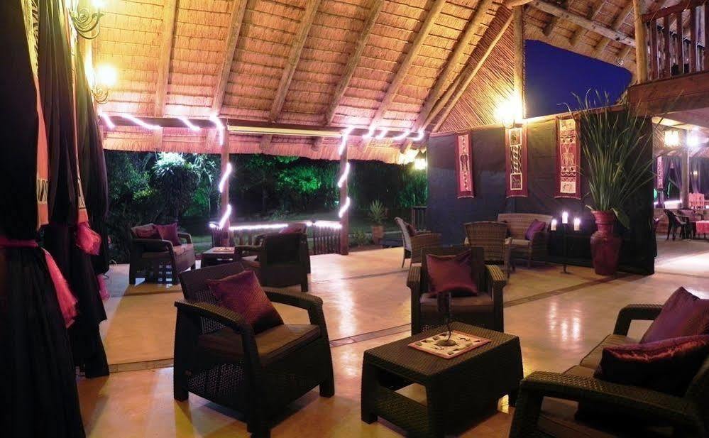 Kwambali Riverside Lodge Хейзивю Екстериор снимка