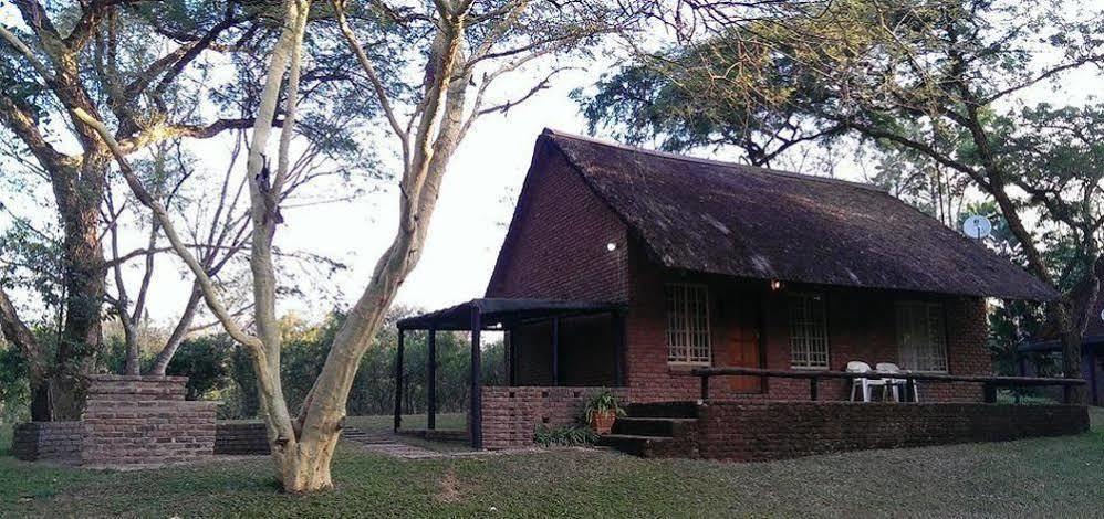 Kwambali Riverside Lodge Хейзивю Екстериор снимка