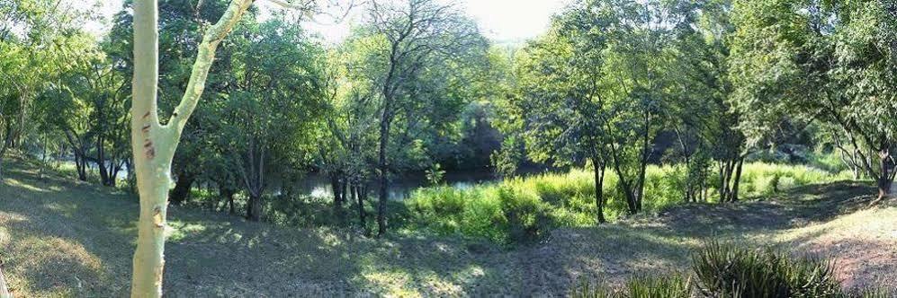 Kwambali Riverside Lodge Хейзивю Екстериор снимка